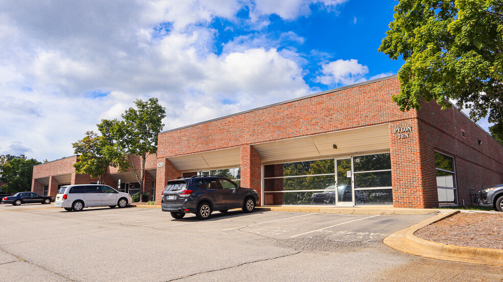 620 Hutton St, Raleigh, NC for lease - Building Photo - Image 1 of 1