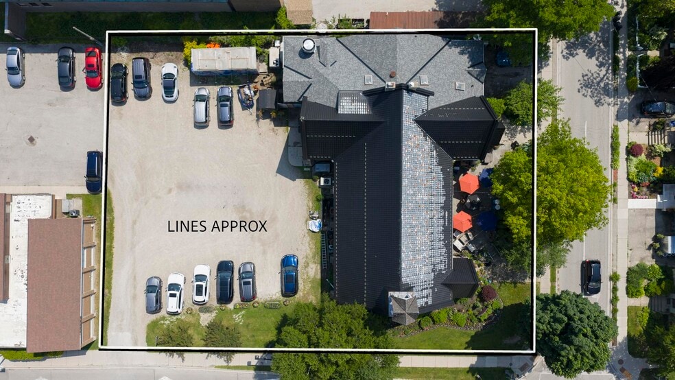 95 Waterloo St N, Stratford, ON for sale - Building Photo - Image 2 of 4