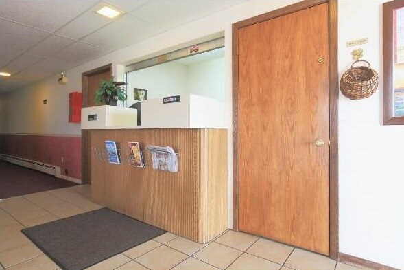 2301 N Lincoln Rd, Escanaba, MI for sale Building Photo- Image 1 of 1