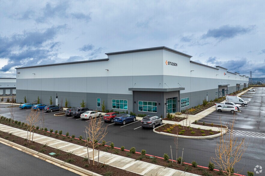 13805 SW Industry Ln, Sherwood, OR for sale - Primary Photo - Image 1 of 1