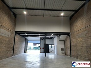 Flex in Lieusaint for lease Interior Photo- Image 2 of 4