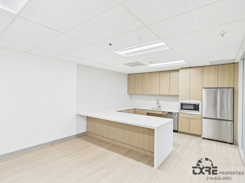 12720 Hillcrest Rd, Dallas, TX for lease - Building Photo - Image 2 of 11