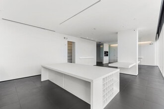 1040 Biscayne Blvd, Miami, FL for lease Building Photo- Image 2 of 6