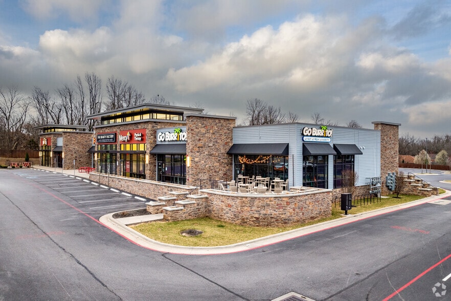 2100 W Republic Rd, Springfield, MO for lease - Primary Photo - Image 1 of 4