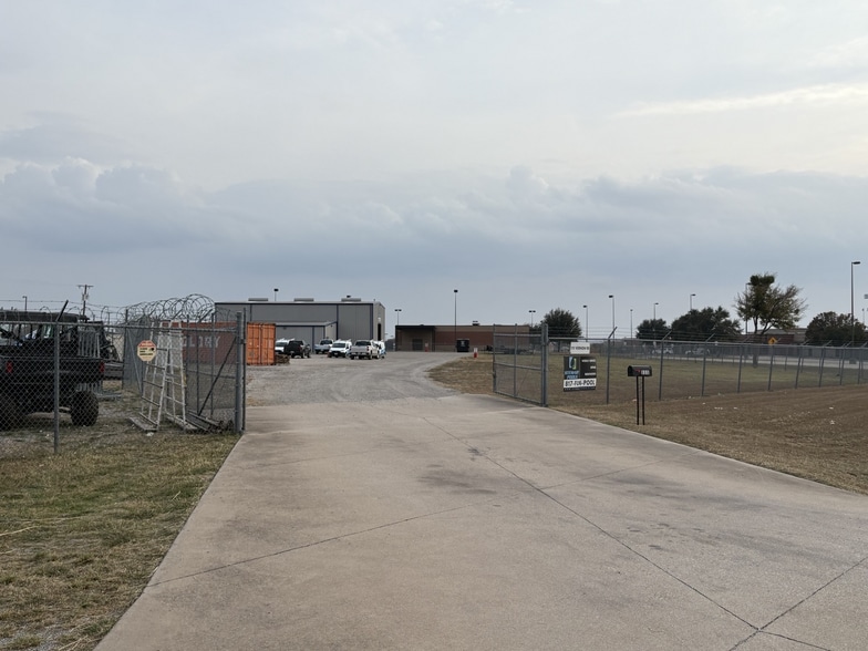 111 Vernon Rd, Aledo, TX for lease - Building Photo - Image 2 of 5