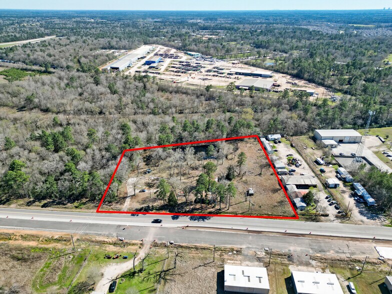 3022 E Davis St, Conroe, TX for lease - Building Photo - Image 2 of 21