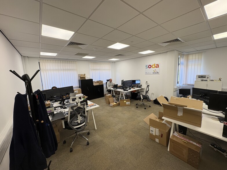 Conqueror Ct, Sittingbourne for lease - Building Photo - Image 3 of 5