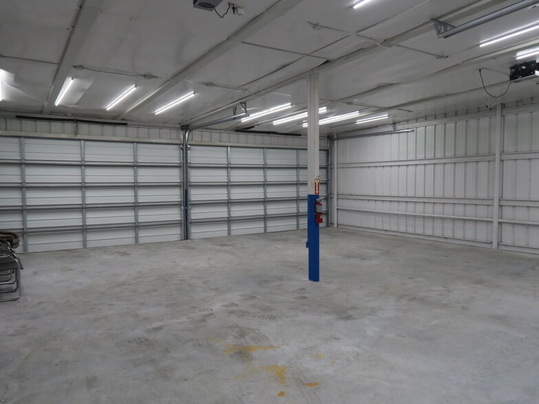 5715 Star Ln, Houston, TX for lease - Interior Photo - Image 2 of 15