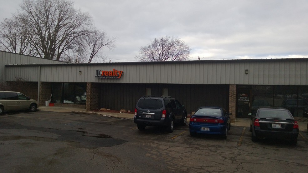 5302 W Elm St, McHenry, IL for sale - Primary Photo - Image 1 of 1