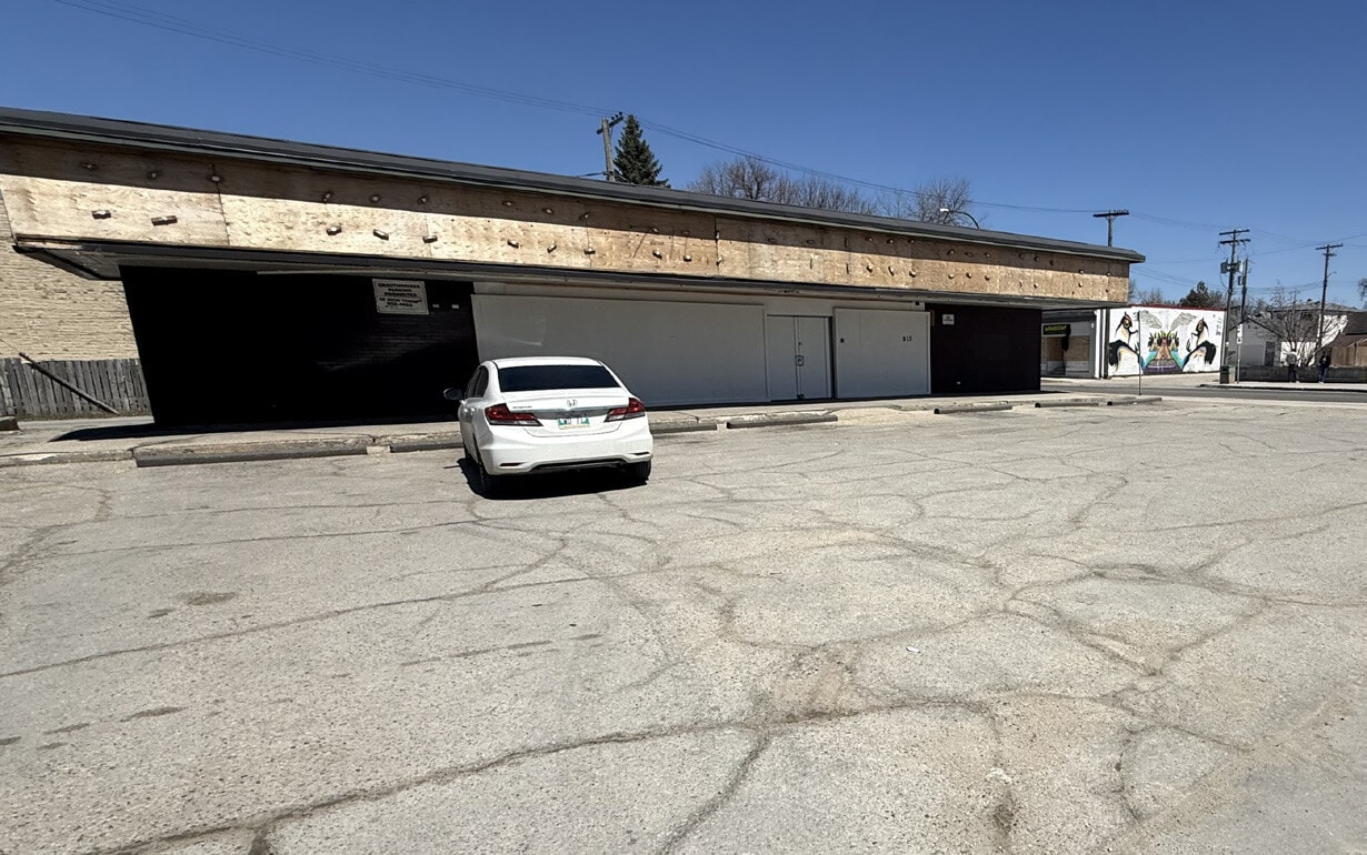 815 Ellice Av, Winnipeg, MB for lease Primary Photo- Image 1 of 2
