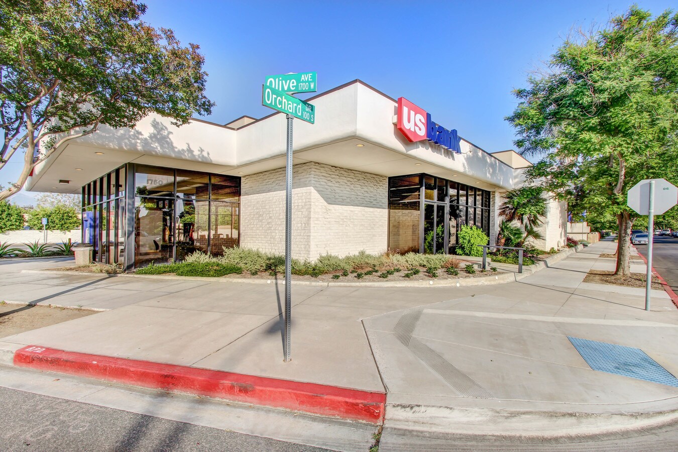 1750 W Olive Ave, Burbank, CA 91506