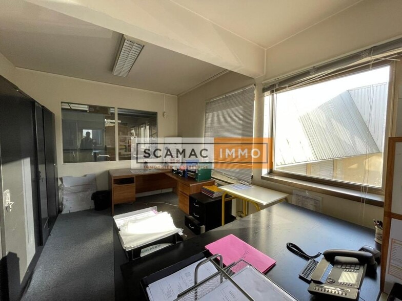 Industrial in L'HAY-LES-ROSES for lease - Interior Photo - Image 2 of 4
