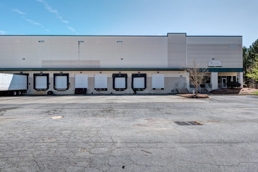 1630 Satellite Blvd, Duluth, GA for lease - Building Photo - Image 3 of 4