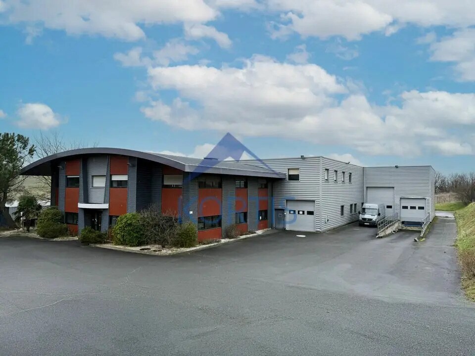 Flex in FLEURIEUX-SUR-L'ARBRESLE for lease Building Photo- Image 1 of 5