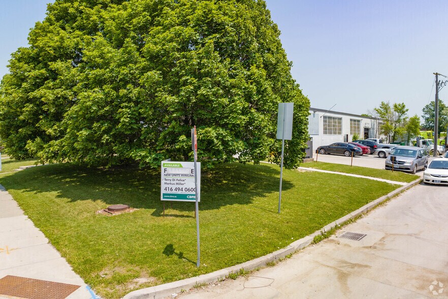 77 Rivalda Rd, Toronto, ON for lease - Building Photo - Image 3 of 6