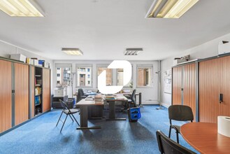 Office in Paris for lease Interior Photo- Image 1 of 10