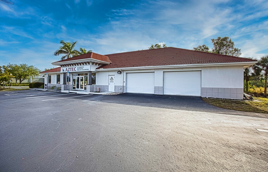6428 Commerce Park Dr, Fort Myers, FL for sale - Building Photo - Image 3 of 4