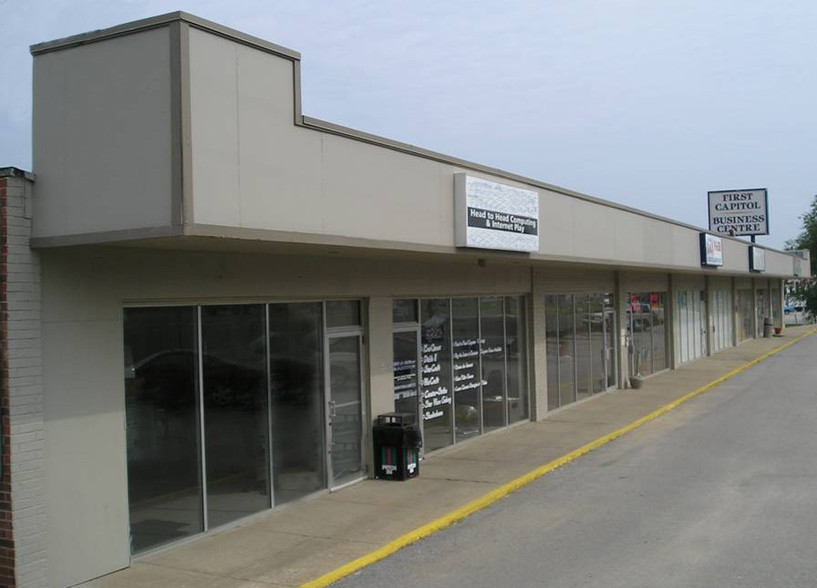 2265-2295 First Capitol Dr, Saint Charles, MO for lease - Building Photo - Image 1 of 1