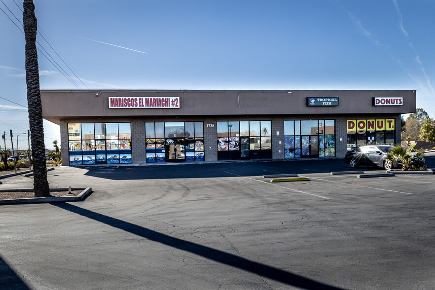 1735 N Nellis Blvd, Las Vegas, NV for lease - Building Photo - Image 2 of 6