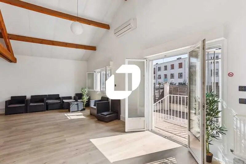 Office in Clamart for sale Building Photo- Image 1 of 14