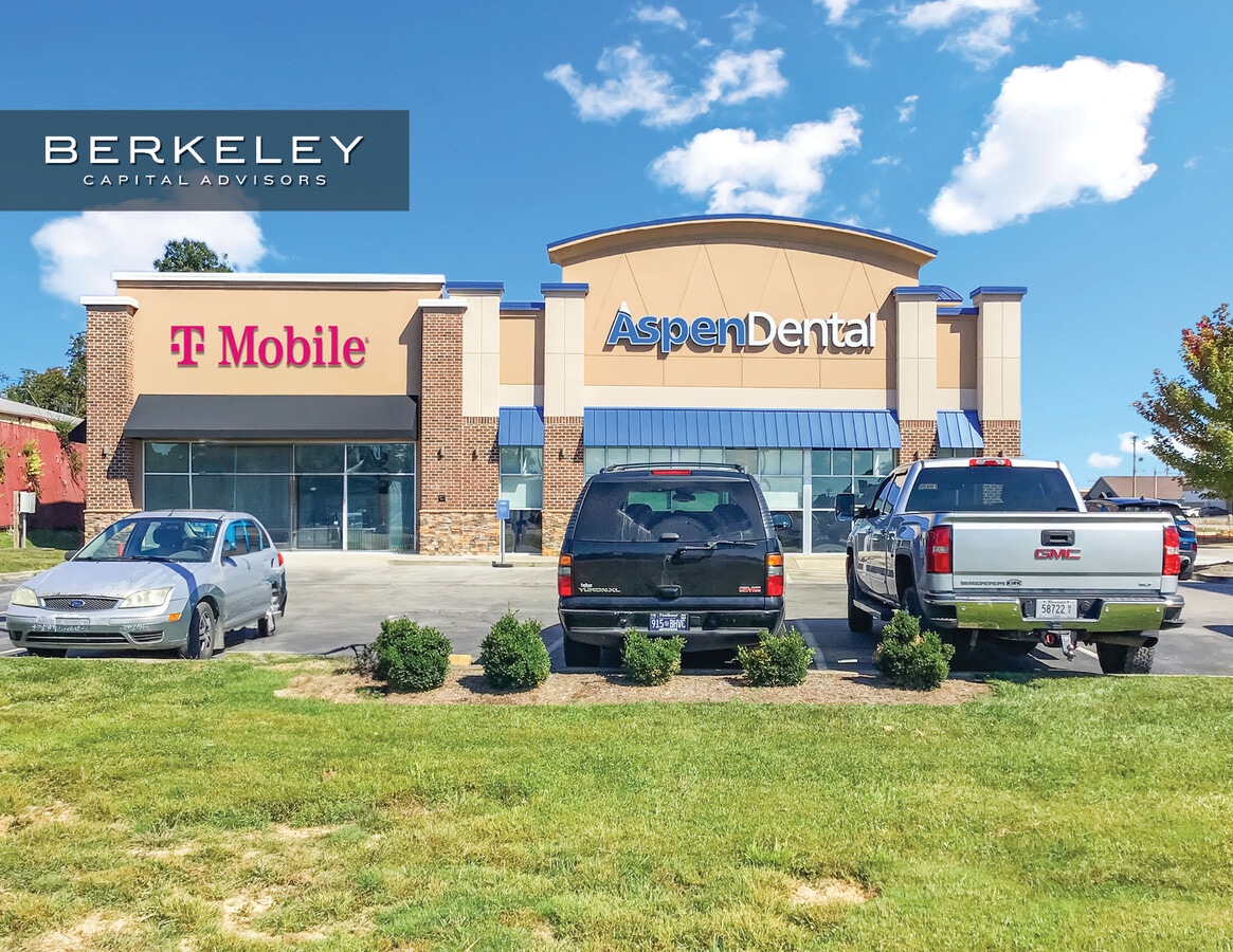 2854 N Main St, Crossville, TN 38555 Aspen Dental & TMobile