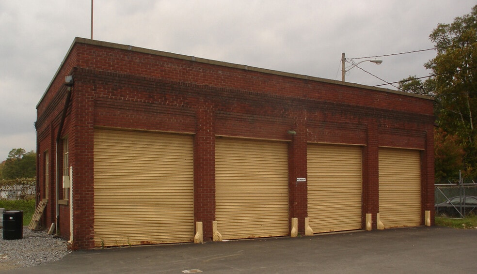 272-276 E Strand St, Kingston, NY for sale - Building Photo - Image 2 of 2