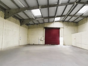 9 Avenue Du Maréchal De Lattre De Tassigny, Meyzieu for sale Interior Photo- Image 1 of 2