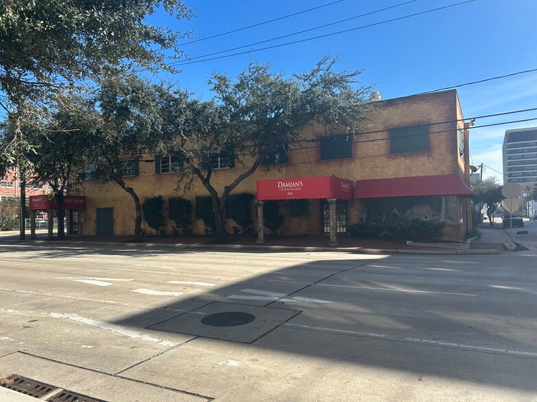 3011 Smith St, Houston, TX for lease - Building Photo - Image 1 of 4