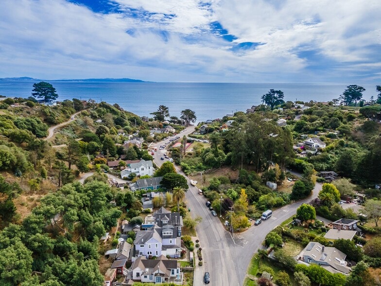 16-22 Brighton Avenue, Bolinas, CA for sale - Primary Photo - Image 1 of 6