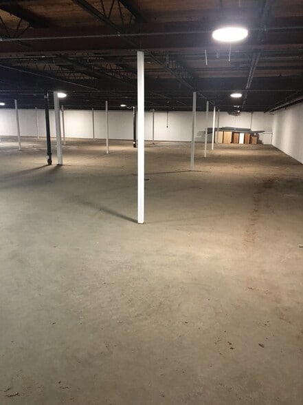 32 Dunham Rd, Beverly, MA for lease - Interior Photo - Image 3 of 20