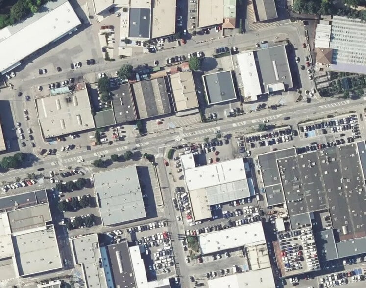 Retail in Aix-en-Provence for lease - Building Photo - Image 1 of 5