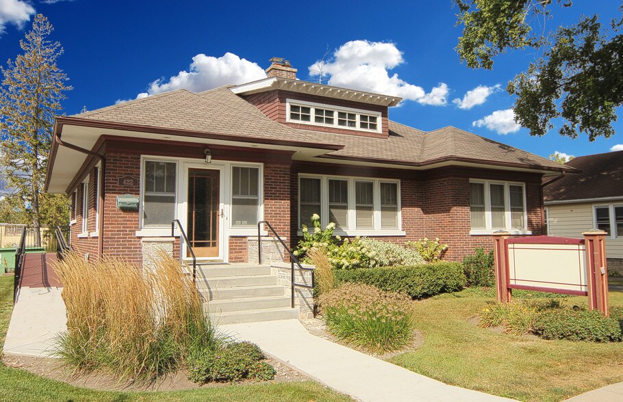 422 N Hough St, Barrington, IL for sale - Building Photo - Image 1 of 1