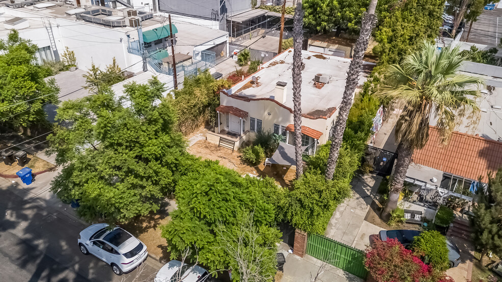 1052 N Martel Ave, West Hollywood, CA for sale - Building Photo - Image 3 of 16