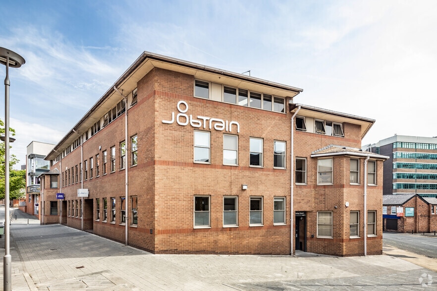 Victoria St, Altrincham for sale - Primary Photo - Image 1 of 1