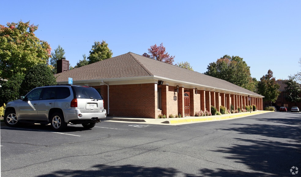 5427 Backlick Rd, Springfield, VA for sale - Building Photo - Image 1 of 1