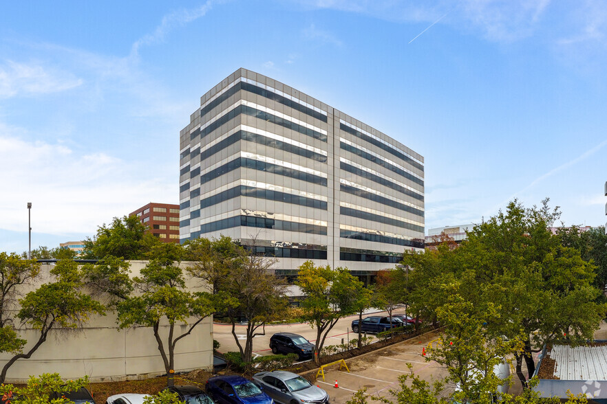 14881 Quorum Dr, Dallas, TX for lease - Building Photo - Image 2 of 12