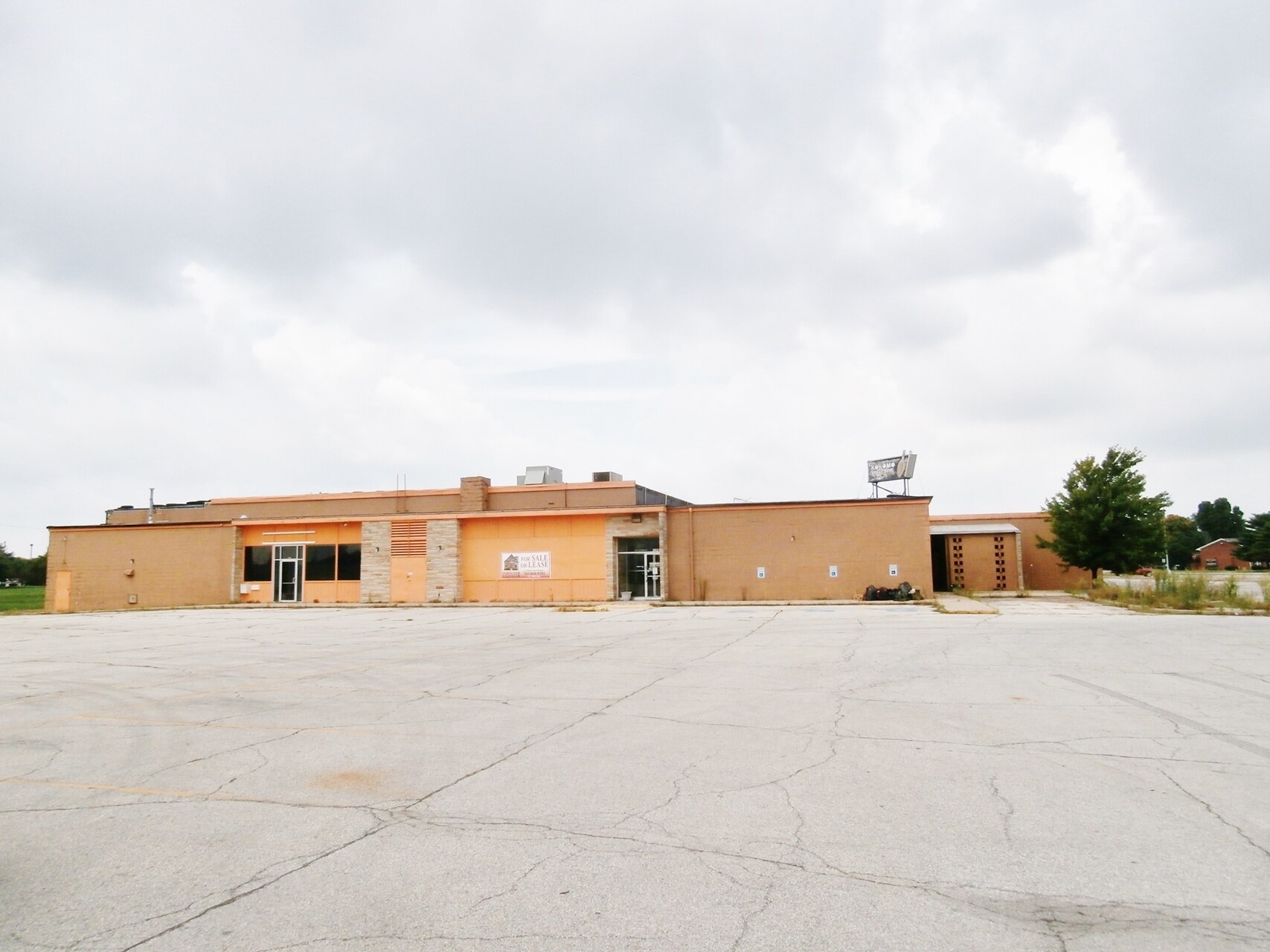 2021 Cedar Crest Dr, Kokomo, IN for sale Primary Photo- Image 1 of 1