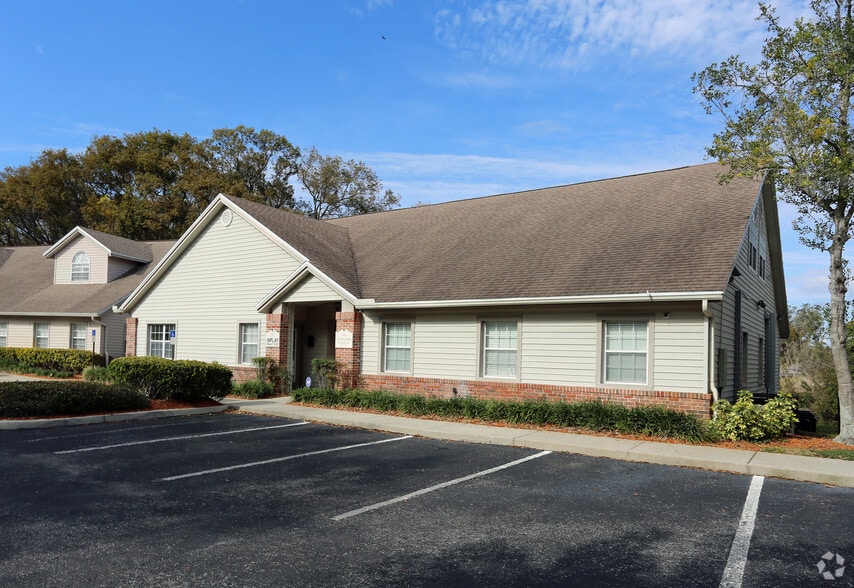 1323 W Fletcher Ave, Tampa, FL 33612