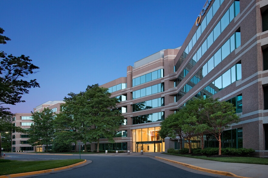 12110 Sunset Hills Rd, Reston, VA for lease - Building Photo - Image 1 of 7