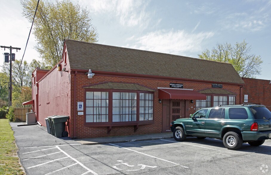 2002 Kecoughtan Rd, Hampton, VA for sale - Primary Photo - Image 1 of 1