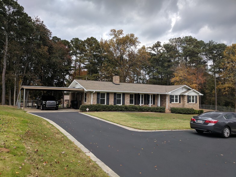 3032 Chapel Hill Rd, Douglasville, GA 30135