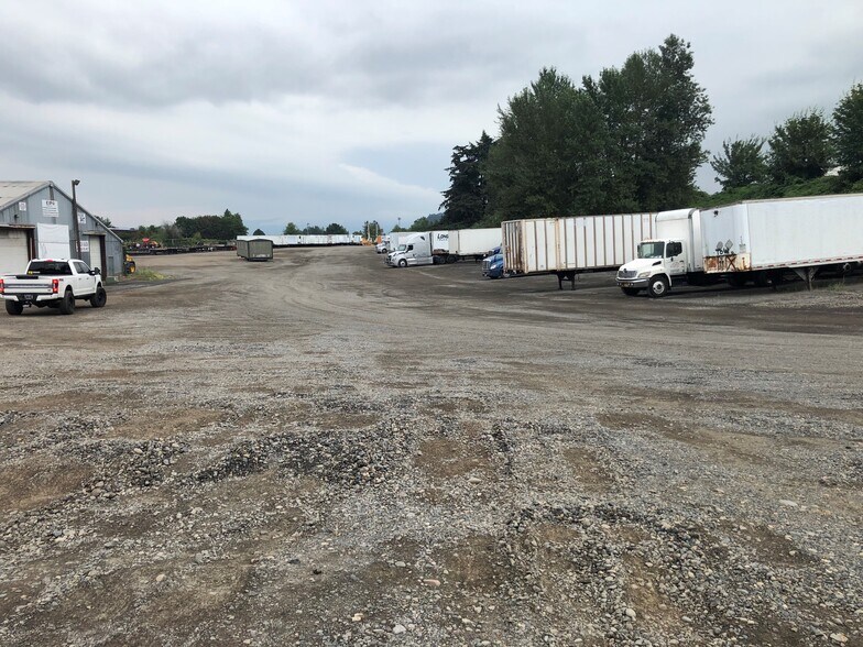 23901 NE Sandy Blvd, Wood Village, OR 97060