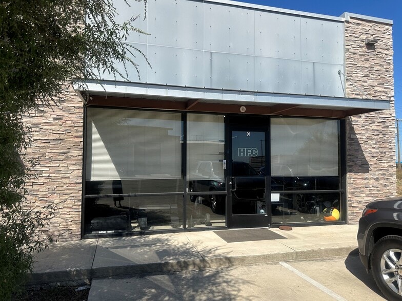 3750 Limmer Loop, Hutto, TX for lease - Building Photo - Image 3 of 6