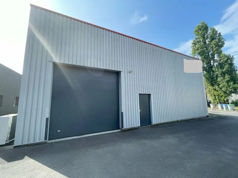 Industrial in Carquefou for lease - Building Photo - Image 3 of 6