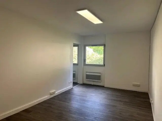 Office in Nice for lease - Interior Photo - Image 3 of 4