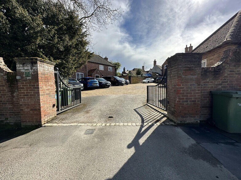 12A Bell Ln, Thame for lease - Building Photo - Image 3 of 3