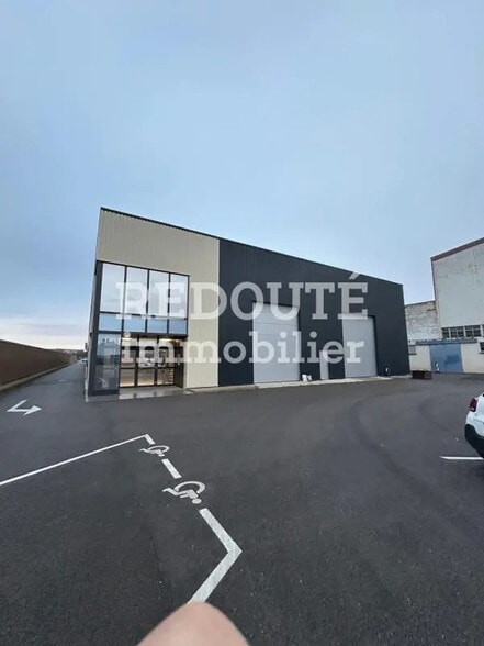 Industrial in Reims for lease - Building Photo - Image 2 of 13