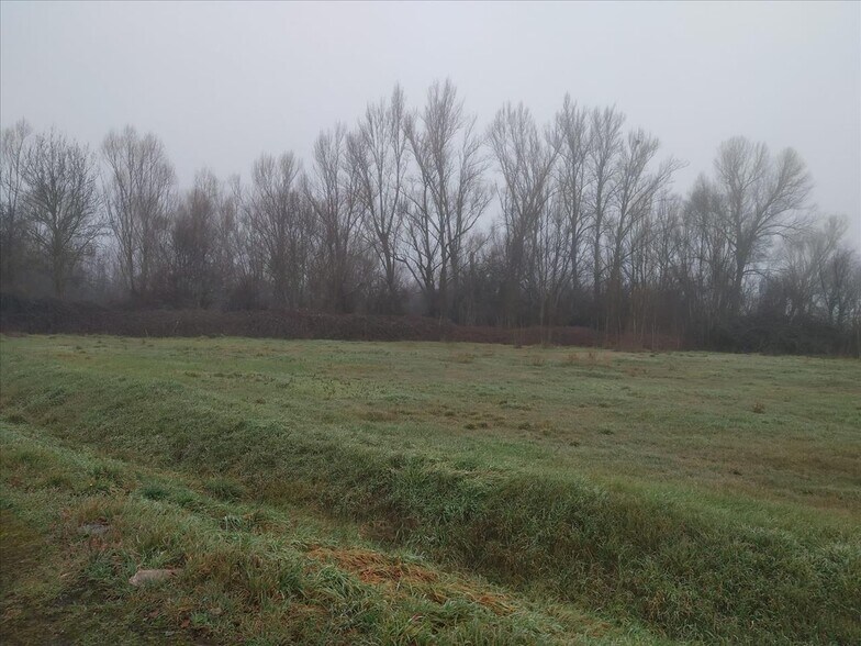 Land in Chozas de Abajo for sale - Building Photo - Image 2 of 9