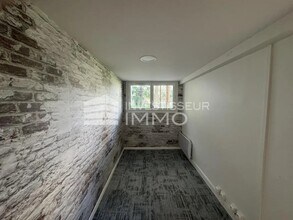 Retail in Champigny-sur-Marne for lease Interior Photo- Image 2 of 5