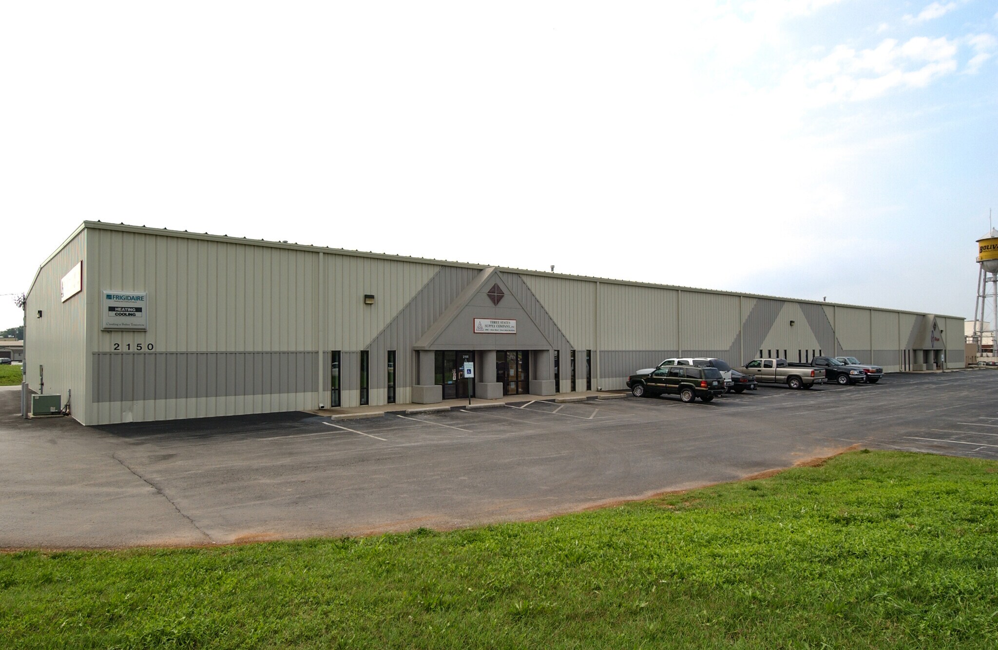 2150 E Chestnut Expy, Springfield, MO for sale Building Photo- Image 1 of 1